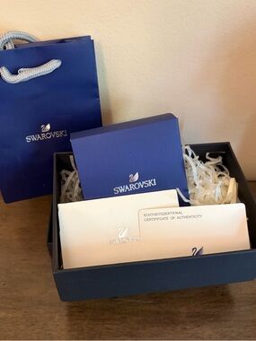 Swarovski Royal Blue Gift Set with Silver Logo